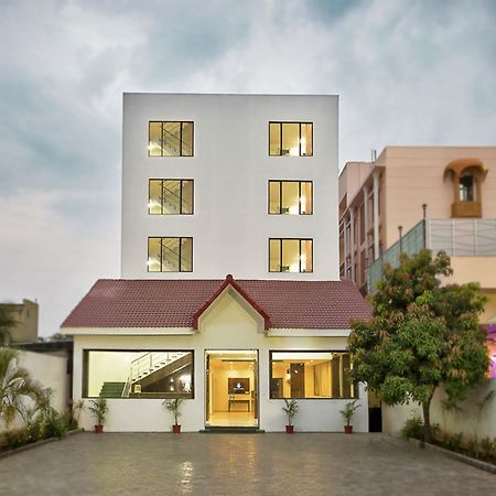 Hotel Shirdi Sai Wada エクステリア 写真