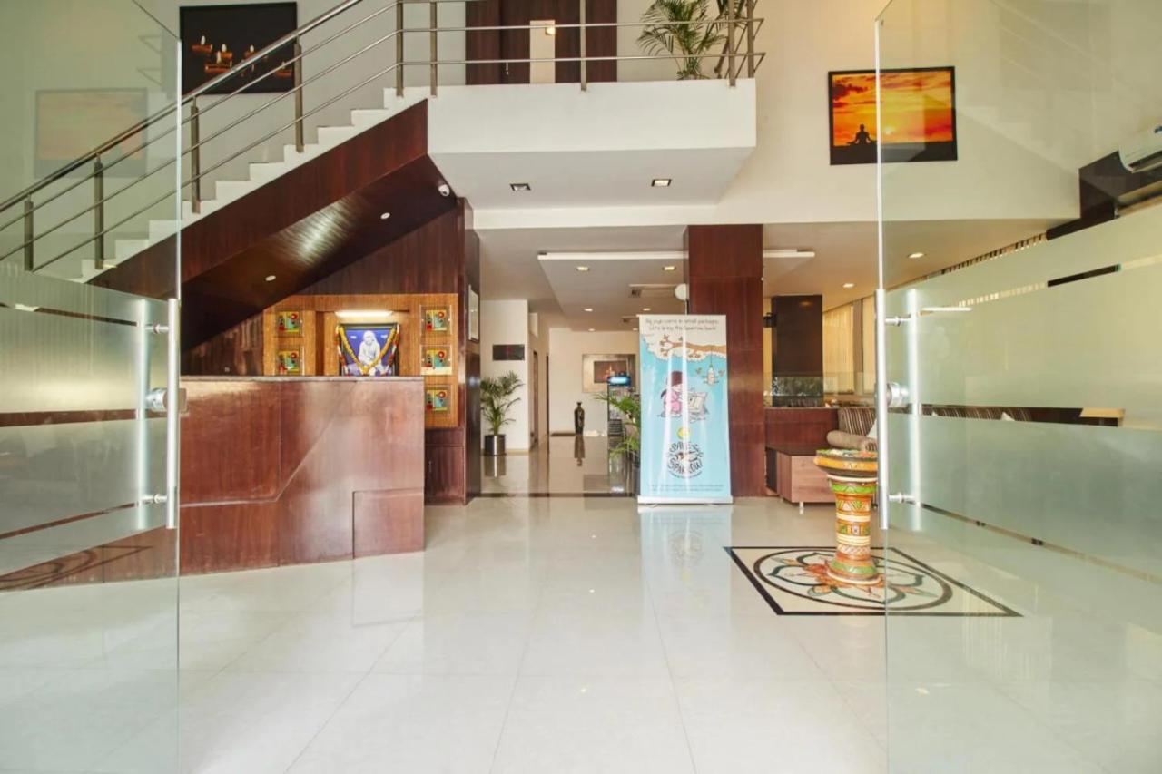 Hotel Shirdi Sai Wada エクステリア 写真
