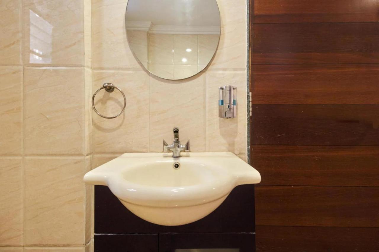 Hotel Shirdi Sai Wada エクステリア 写真