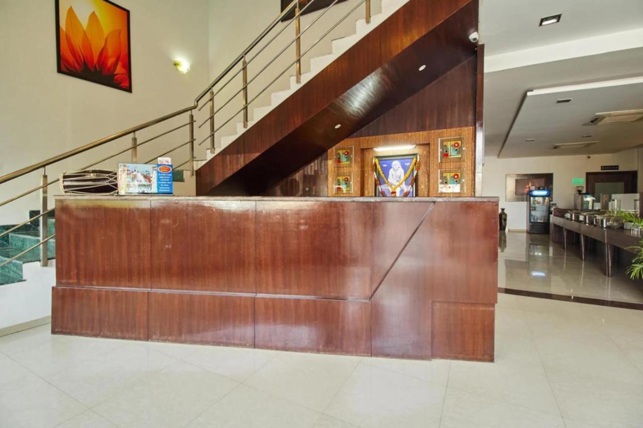 Hotel Shirdi Sai Wada エクステリア 写真
