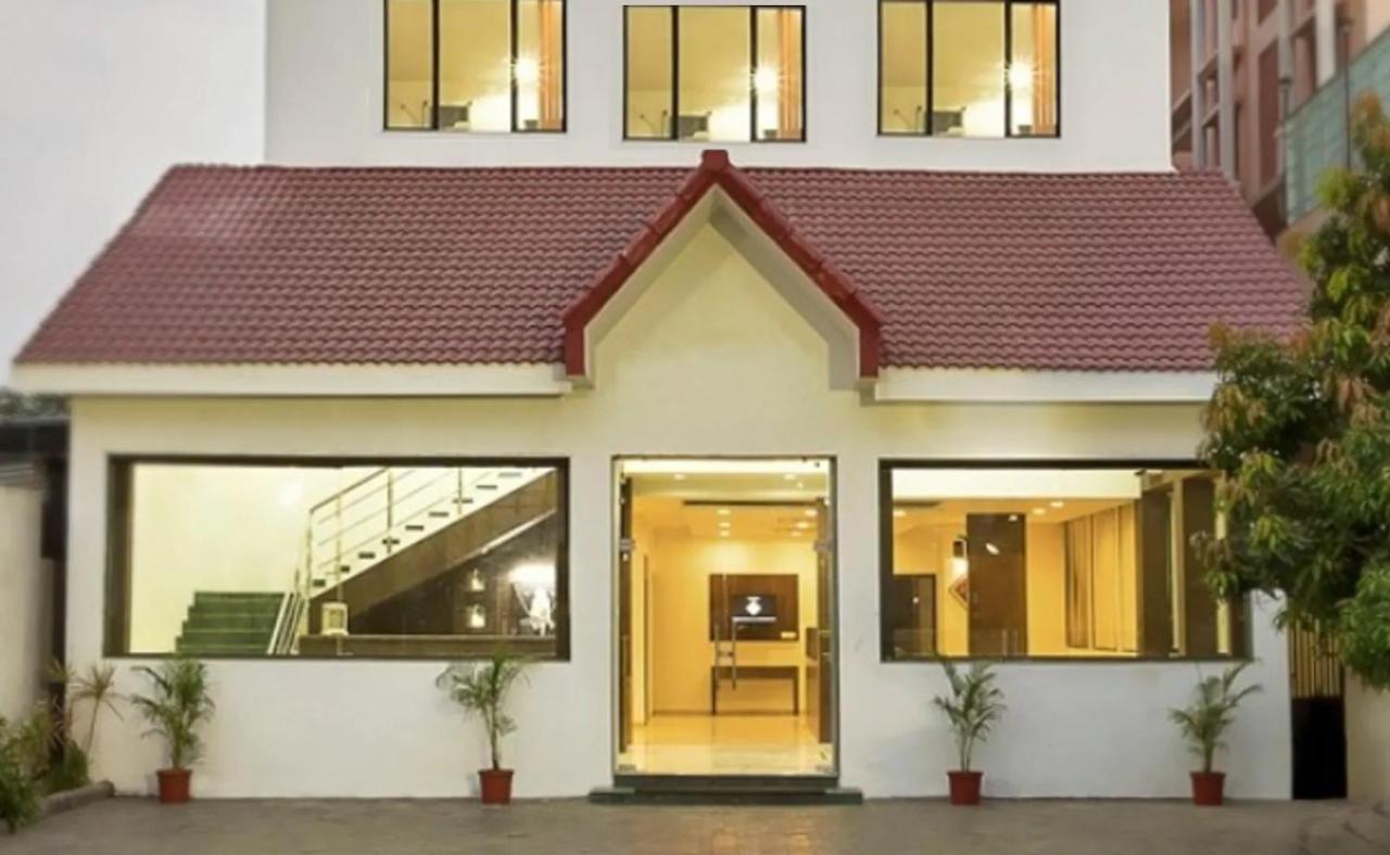 Hotel Shirdi Sai Wada エクステリア 写真