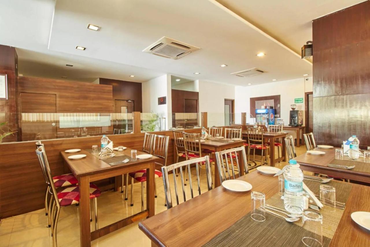Hotel Shirdi Sai Wada エクステリア 写真