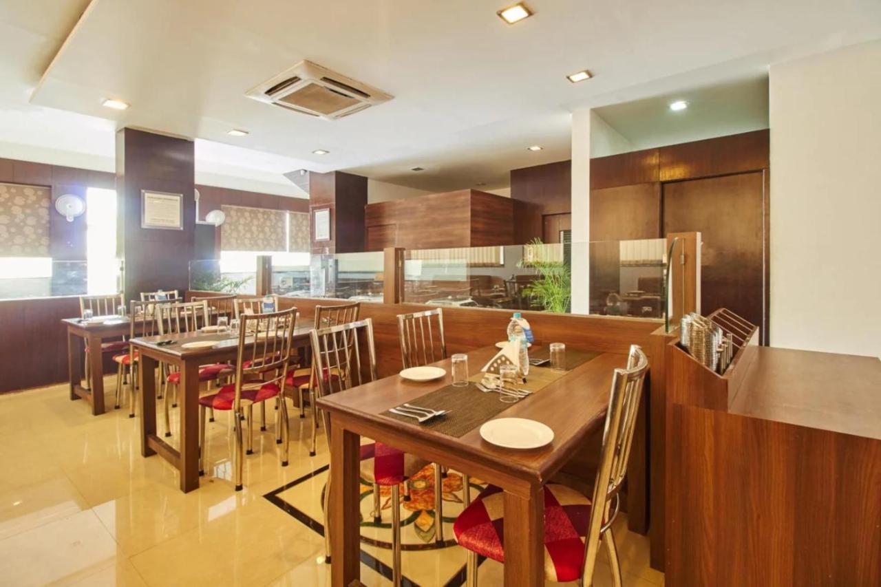 Hotel Shirdi Sai Wada エクステリア 写真