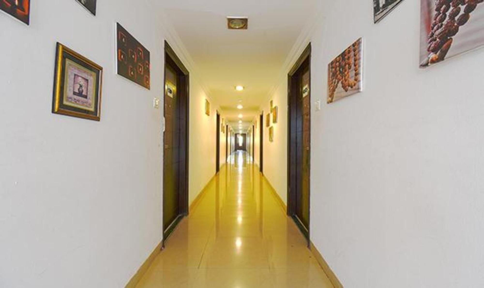 Hotel Shirdi Sai Wada エクステリア 写真