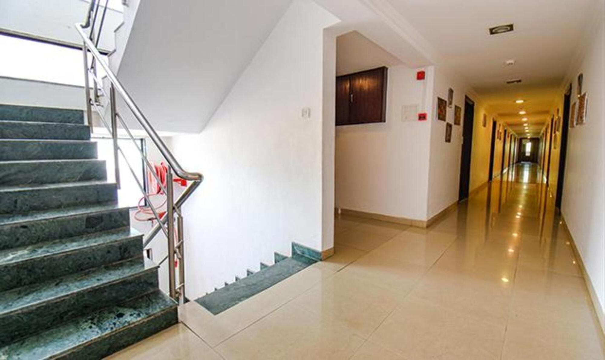 Hotel Shirdi Sai Wada エクステリア 写真