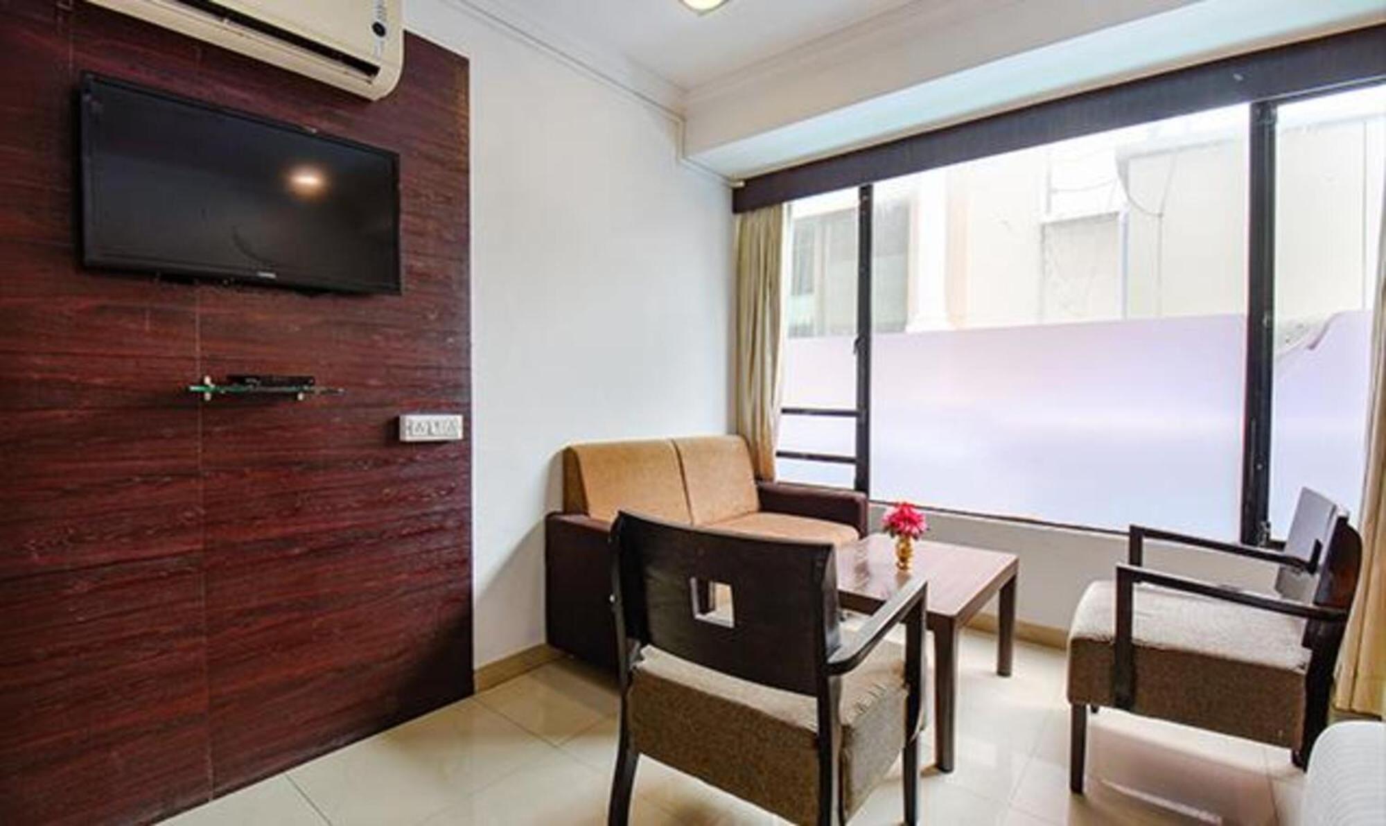 Hotel Shirdi Sai Wada エクステリア 写真