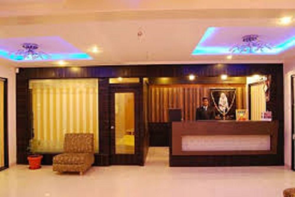 Hotel Shirdi Sai Wada エクステリア 写真