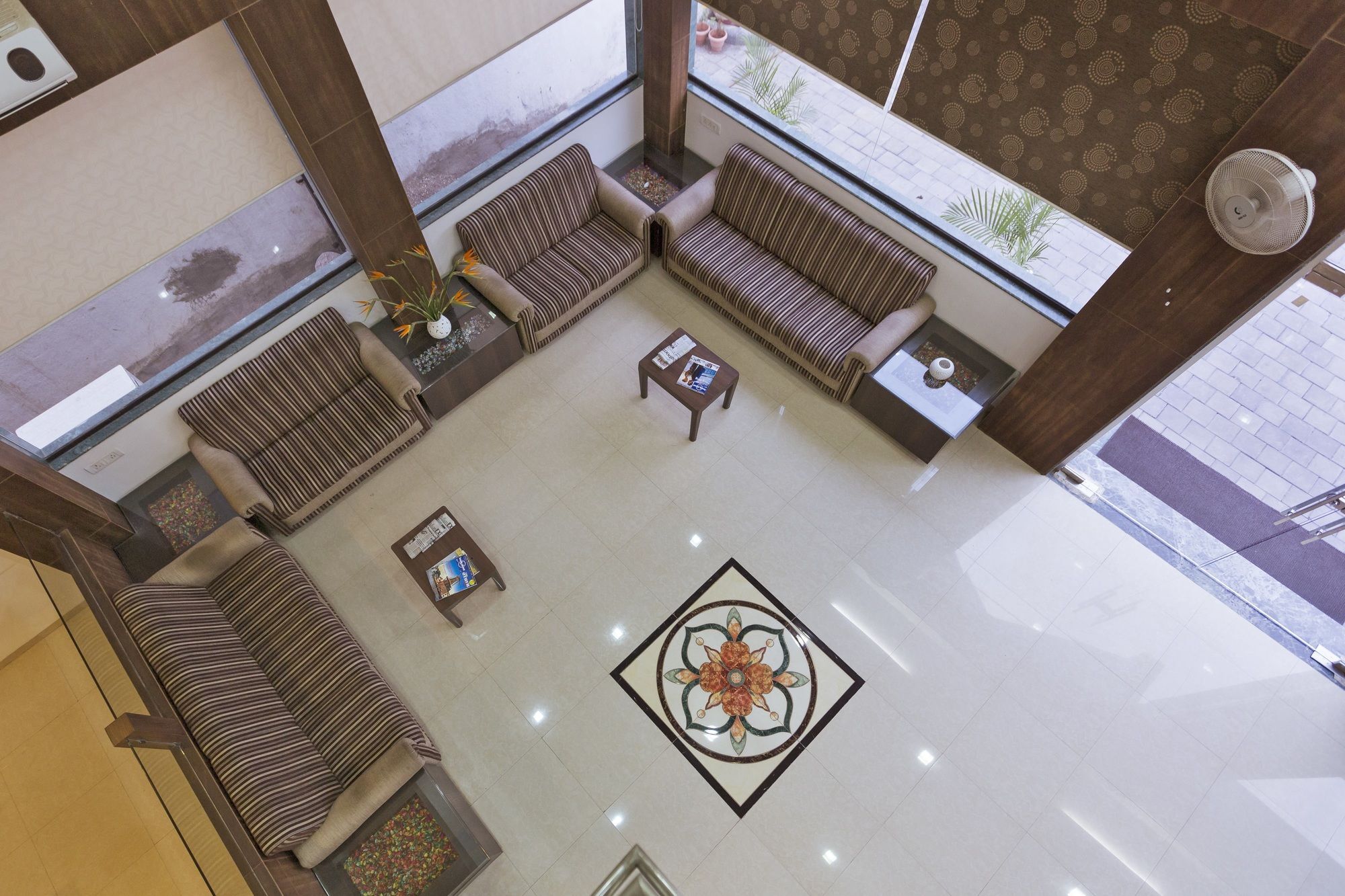 Hotel Shirdi Sai Wada エクステリア 写真